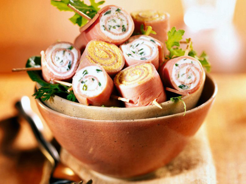 Rulouri de şuncă asortate