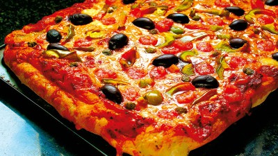 Pizza de casă cu blat pufos