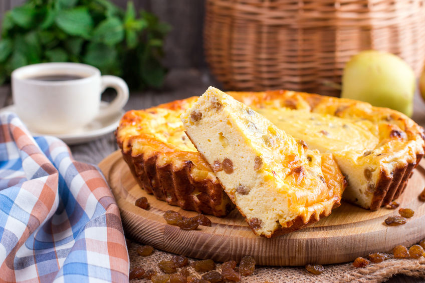 Plăcintă cu brânză dulce și stafide