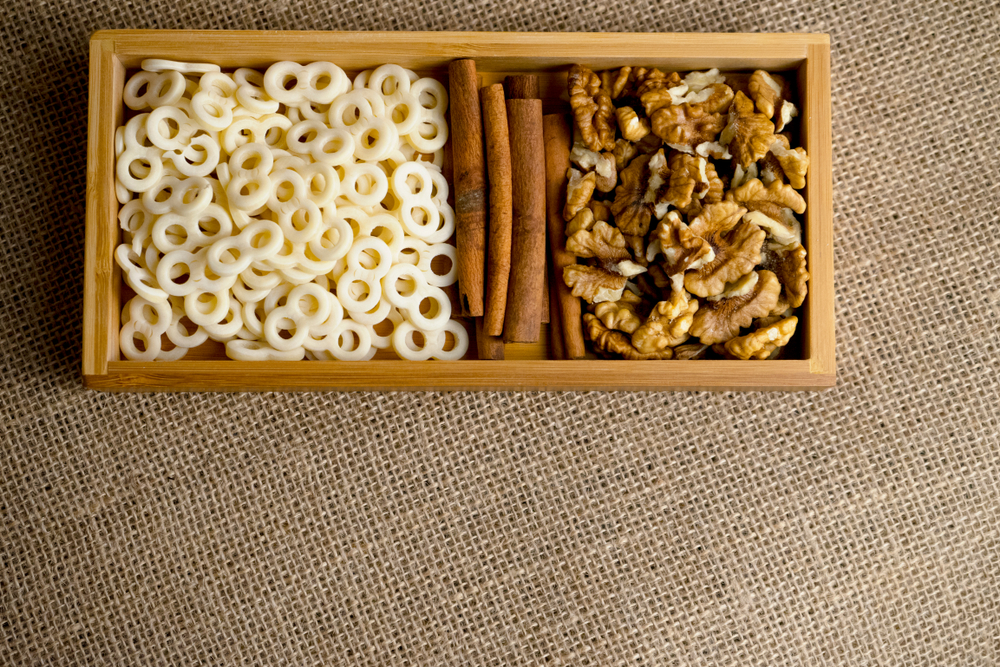 Mucenici, scorțișoară și nucă